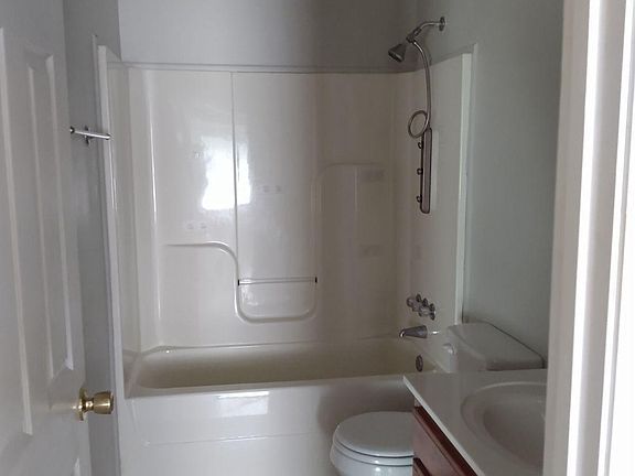 5th image of 605 Spruce Dr