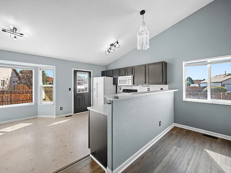 5194 Fennel Dr — Photo 10