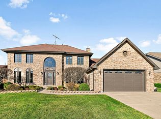 8740 W Surrey Park, Palos Hills, IL 60465