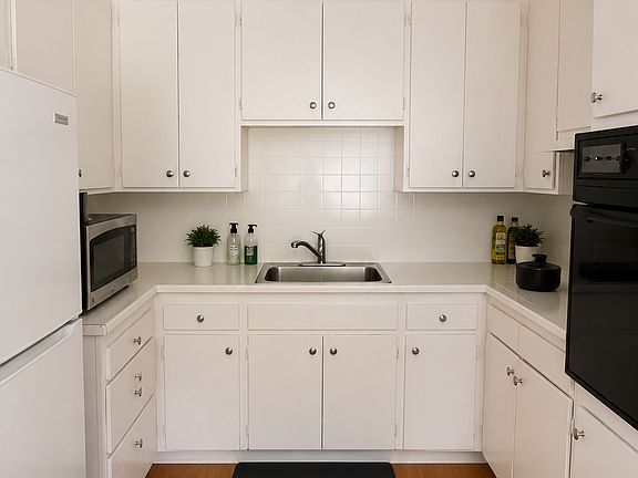 2nd image of 748 Carmel Ave #4