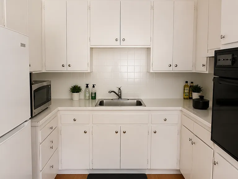 748 Carmel Ave #4 — Photo 2