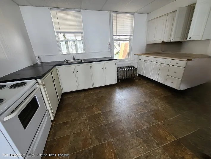 49 S Prospect St — Photo 2