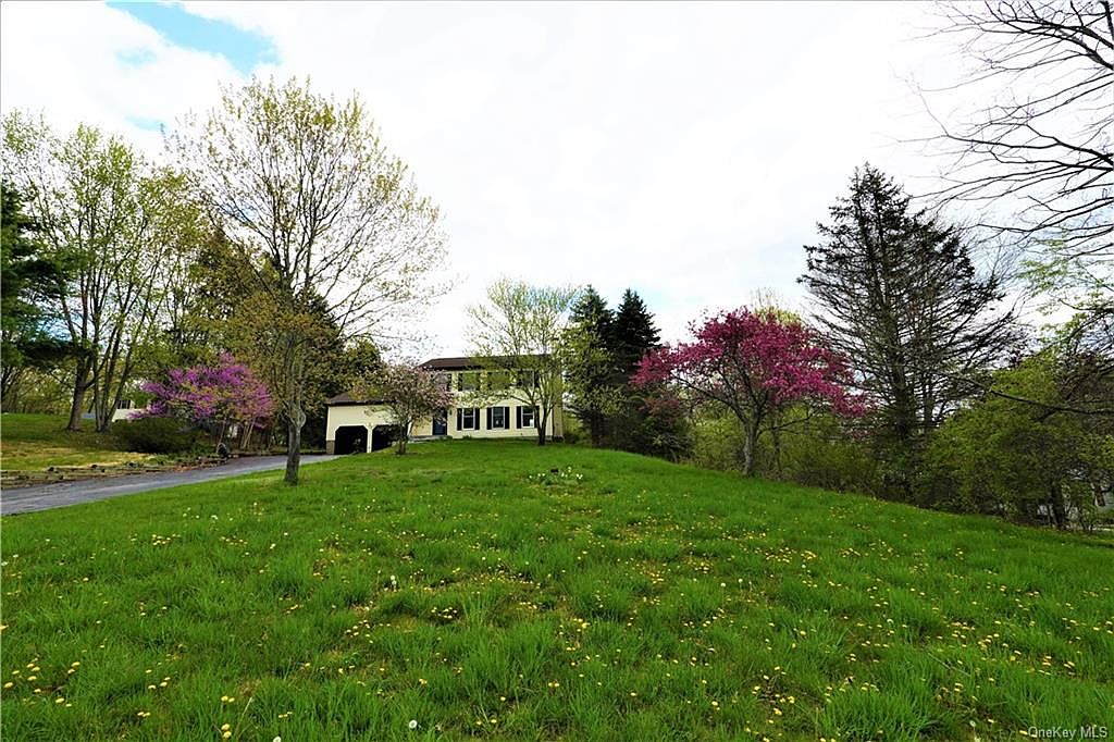 8 Farm View Road, Wappingers Falls, NY 12590 Zillow
