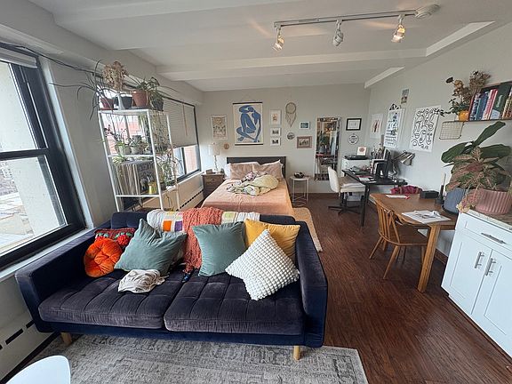 3rd image of 3410 N Lake Shore Dr #17J