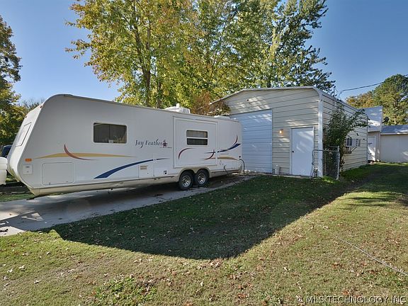 3rd image of 716 S 87th East Ave