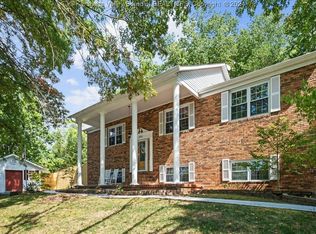 1061 Circle Rd, Charleston, WV 25314