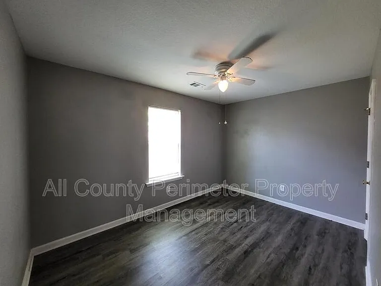 624 Oakland Hills Dr — Photo 5