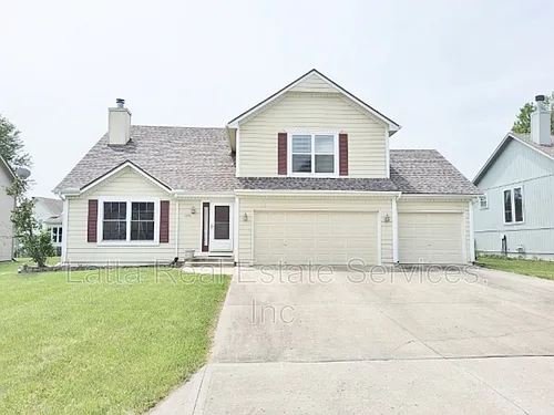 1208 SE Meridian Dr Photo 1