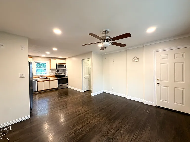 49 Maple Dr #1 — Photo 6
