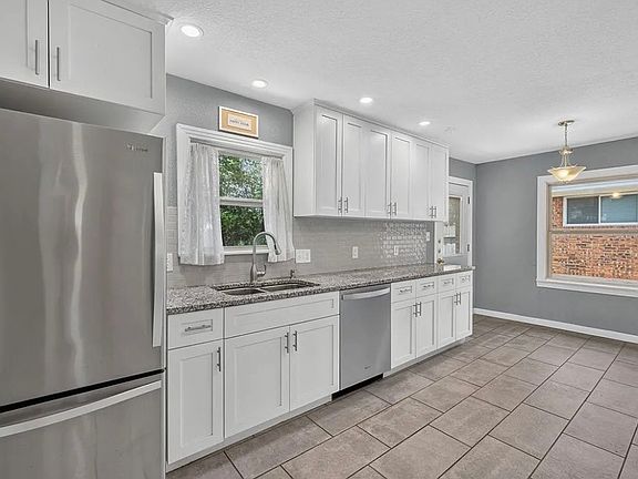 5th image of 1030 N Isla St