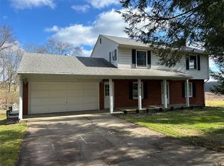 117 Johnston Dr, Hookstown, PA 15050