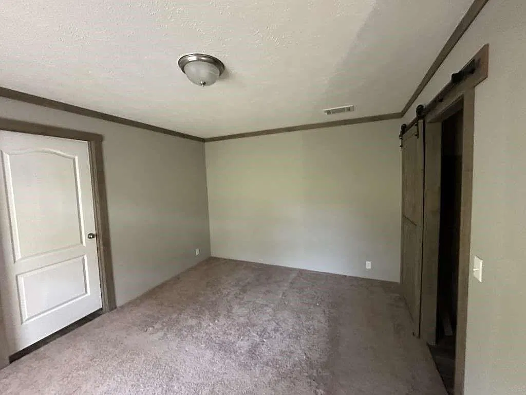 3 bed, 2.0 bath, 1100 sqft, $1,895 — Photo 4