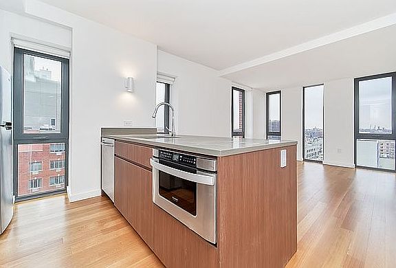 5th image of 223 4th Ave APT 8C