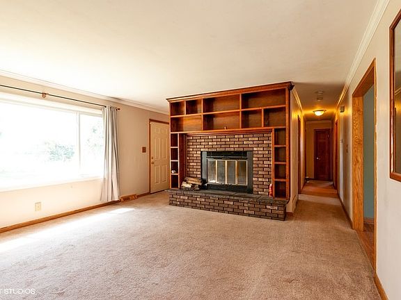 4th image of 18539 W Country Ln
