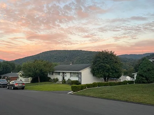 1445 Cornell St, Keyser, WV 26726