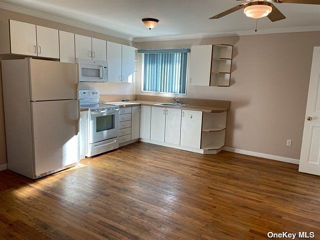 1st image of 303 Copiague Pl