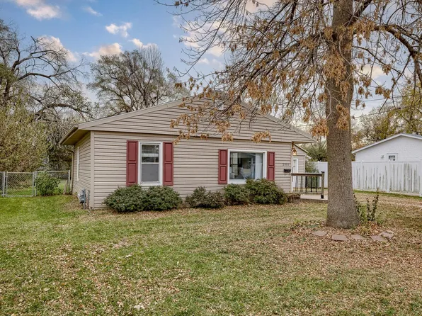 2003 S 12th St, Council Bluffs, IA 51501
