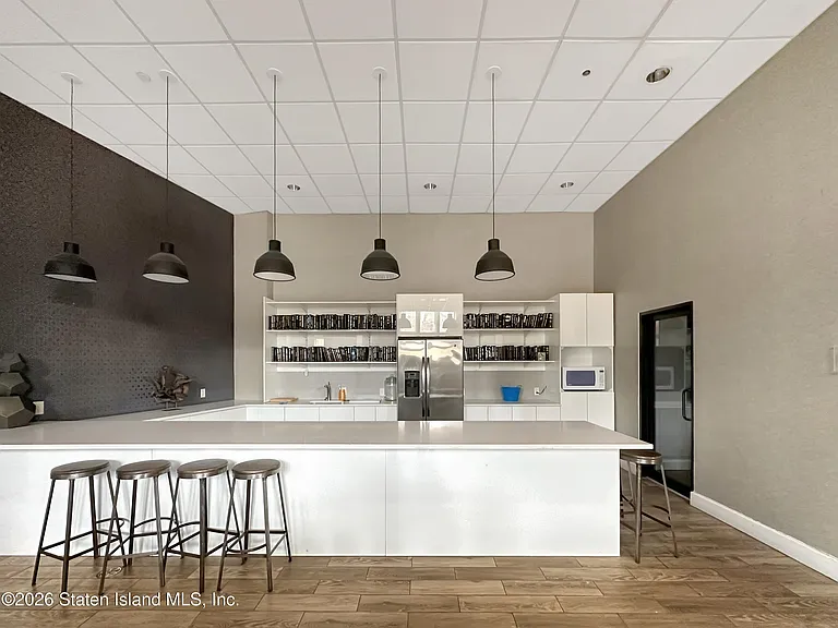 90 Bay Street Lndg #7H — Photo 32