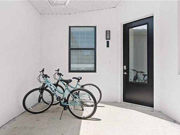 2nd image of 3050 Thomasson Dr Unit 106