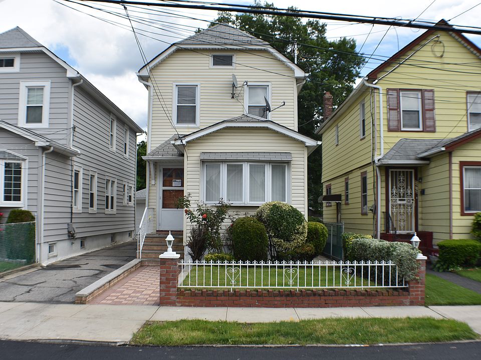 1st image of 11821 218th St