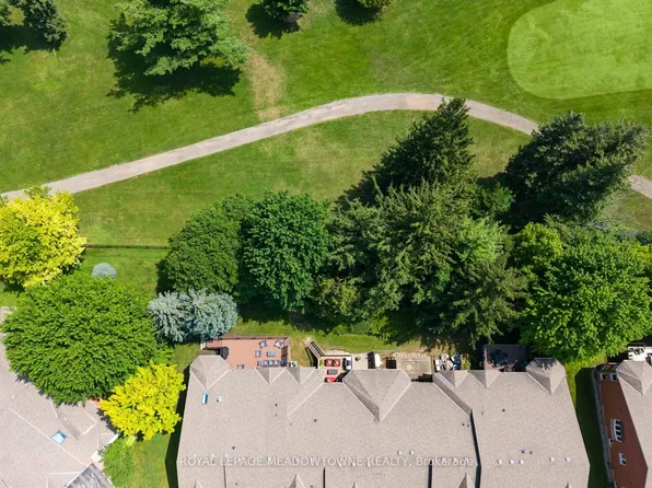 12 Fairway Ln, Guelph, ON N1E 7A9