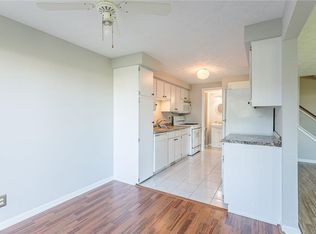 8 Clearfield Dr, Webster, NY
