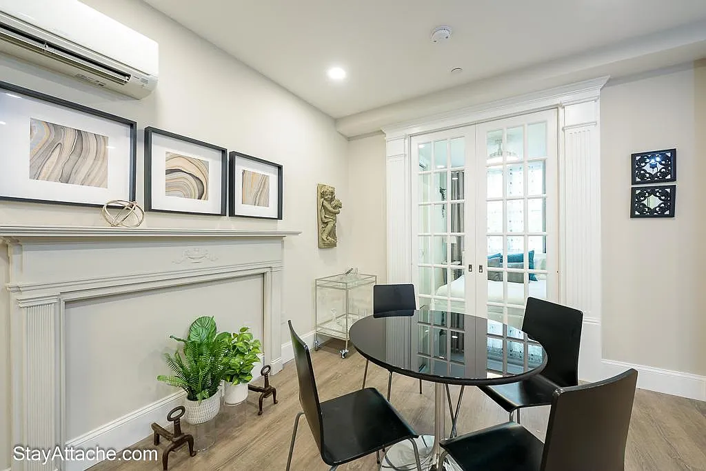 1521 Corcoran St NW — Photo 2