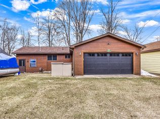 2077 Long Point Dr, Houghton Lake, MI