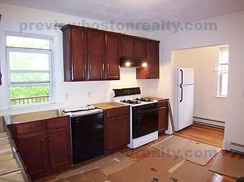4th image of 27 Turner St #Hl3