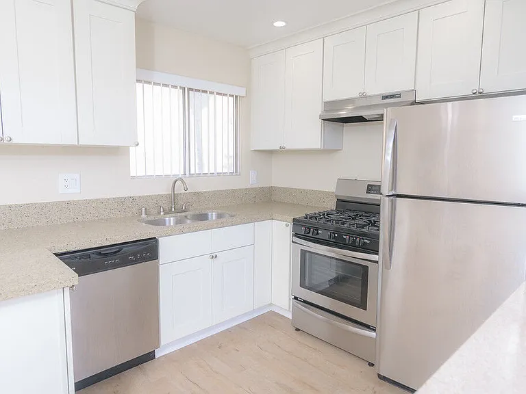 Strada Apartments — Photo 24