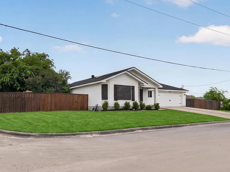 2964 Vista Pkwy — Photo 3