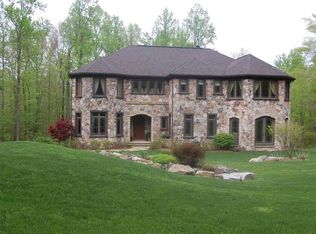 116 Country Club Dr, Somerset, PA 15501