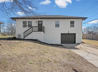 1707 Stacy Rd, Harrisonville, MO 64701