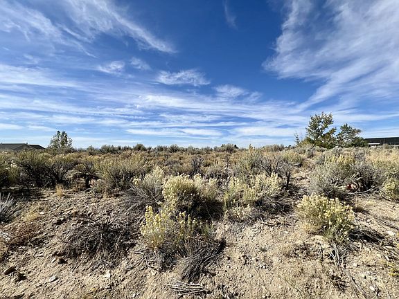 3rd image of 991 Wolf Creek Ln