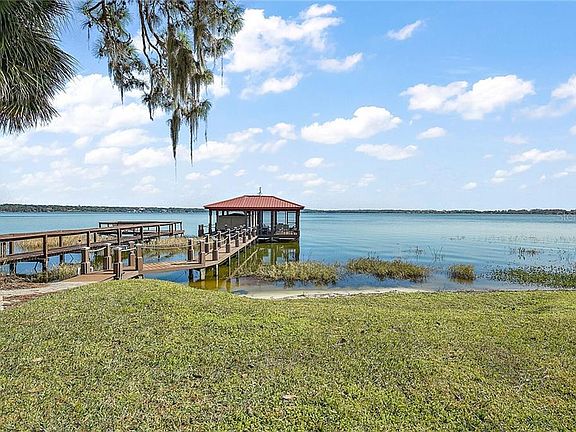 5th image of 3105 Lakeshore Dr