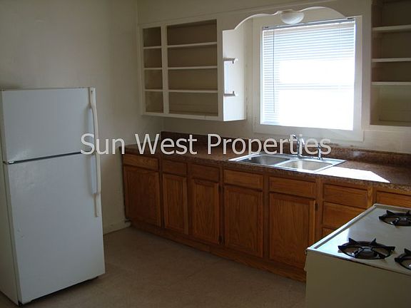 3rd image of 326 N Court Ave