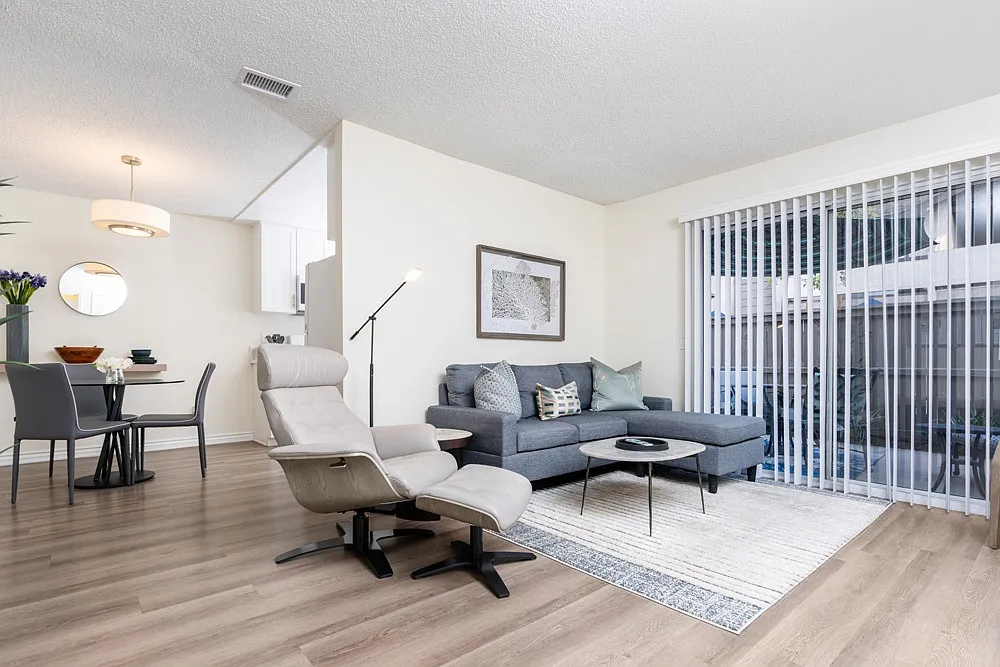 Sunstone Place Apartments — Photo 4