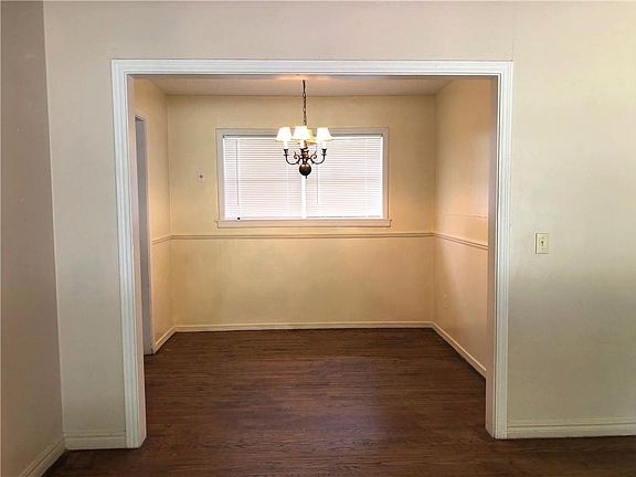 3rd image of 9308 Essex Ct