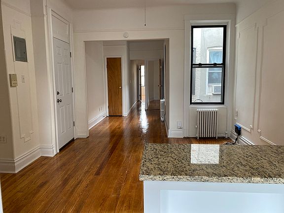 4th image of 30-27 42nd St #3