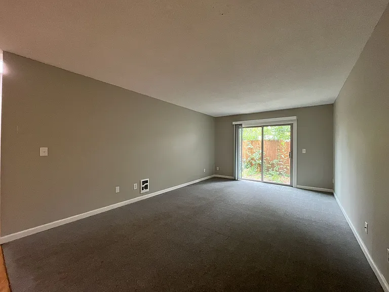 15827 NE Glisan St #1 — Photo 13
