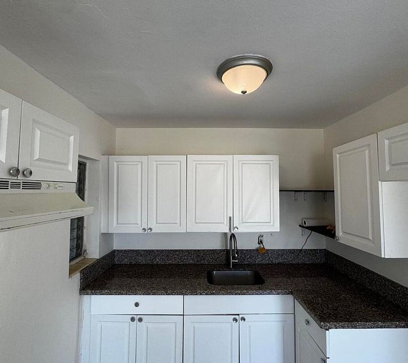 1st image of 608 NE 2nd St