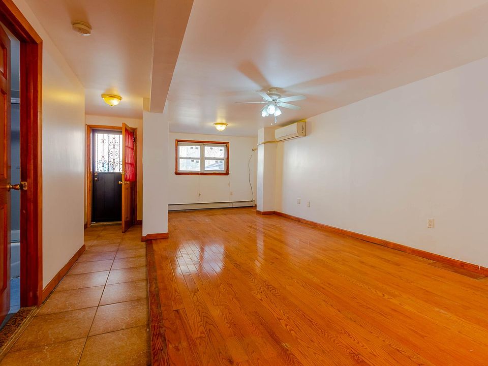 1st image of 3041 Voorhies Ave #1