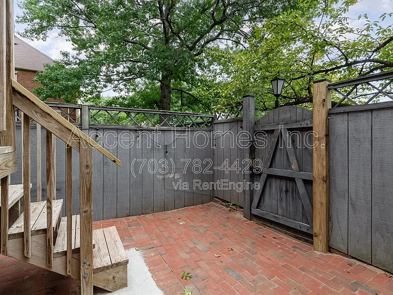 449 Old Town Ct — Photo 31