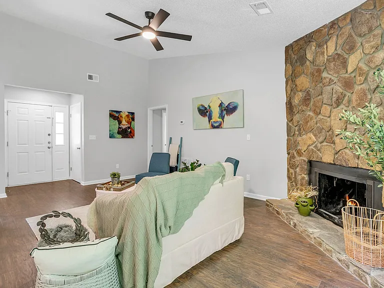 38 Shore Dr — Photo 13