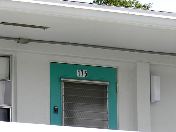 5th image of 175 Westbury #J