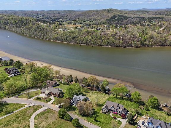 3rd image of 178 Marble Bluff Dr