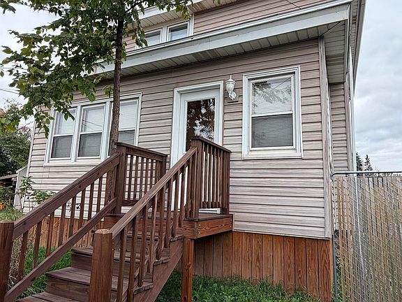 3rd image of 3105 W 3rd St