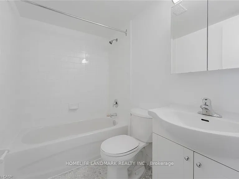 770 Hager Ave #401 — Photo 8