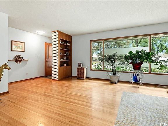 4th image of 1718 Parker Ave