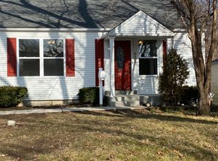 922 Pike St, Saint Charles, MO 63301